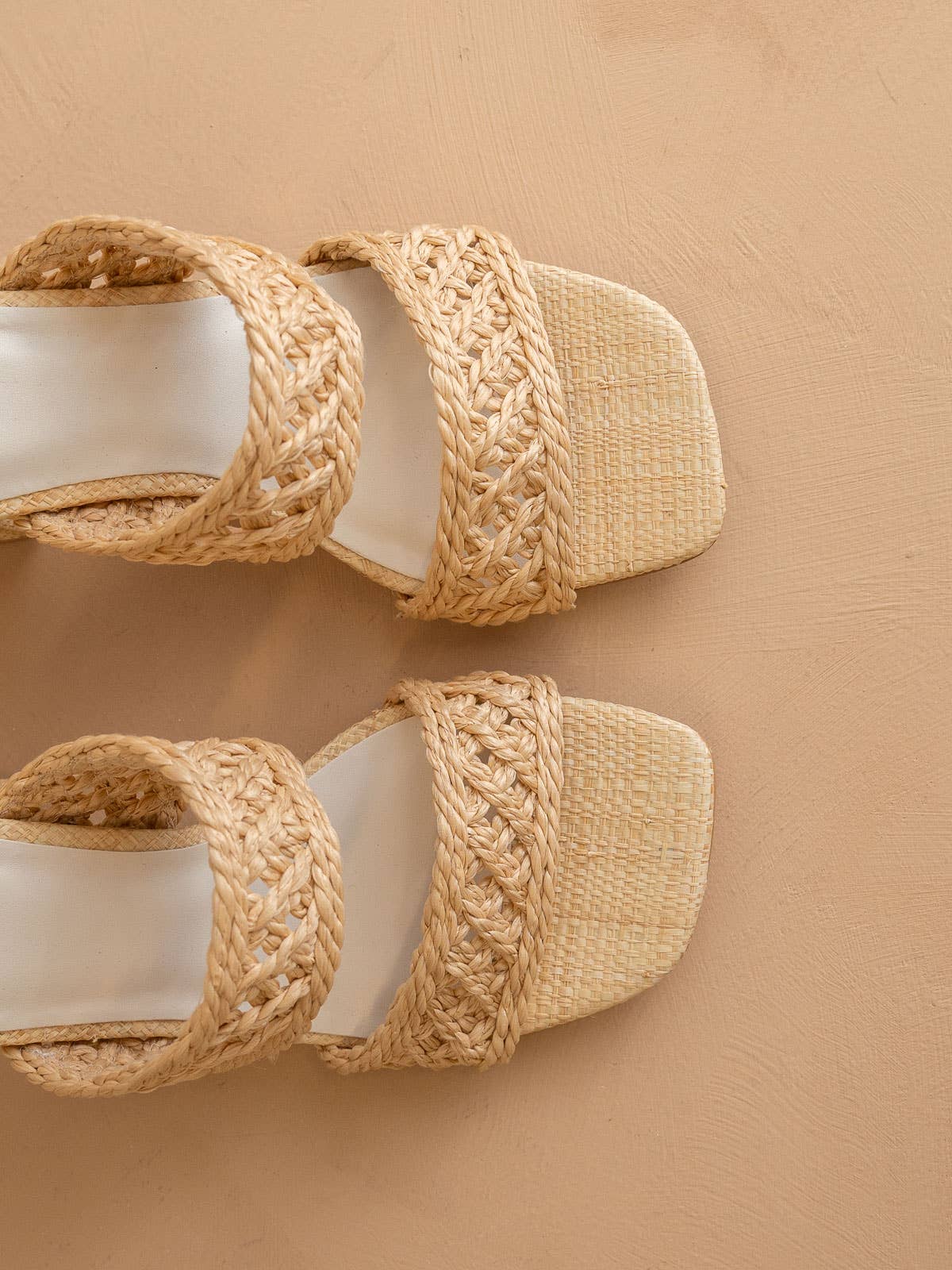 The Barbara Woven Double Band Heel: WHEAT