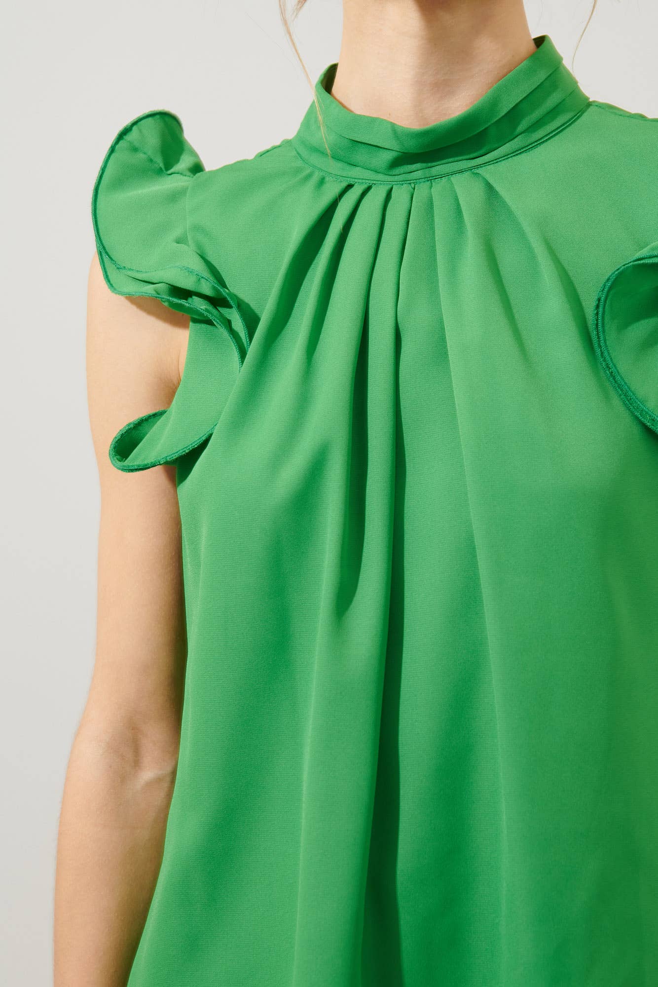 Kendra Mock Neck Wire Ruffle Sleeve Blouse: Kelly Green