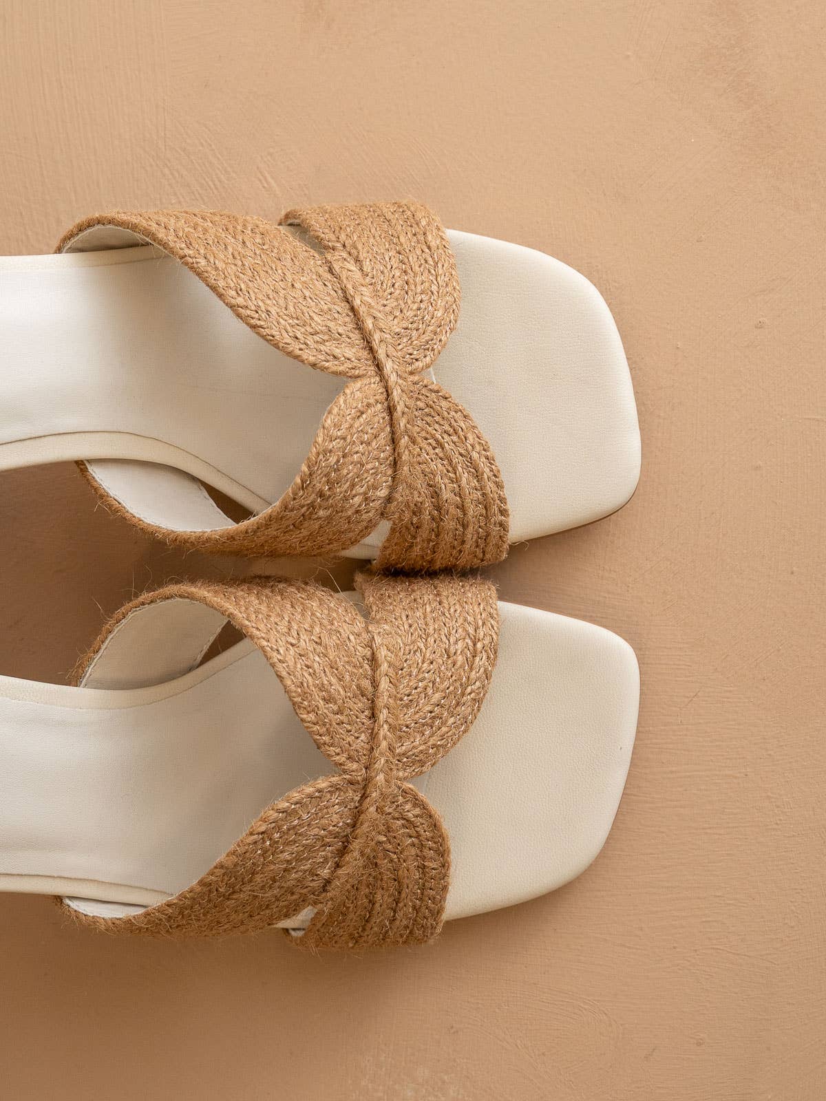 Santiago Raffia Heel: TOFFEE