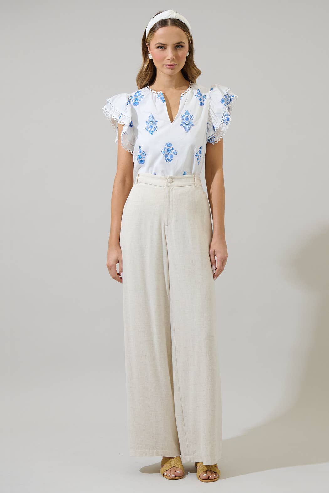 Yila Floral Ema Ruffle Top: WHT-BLUES