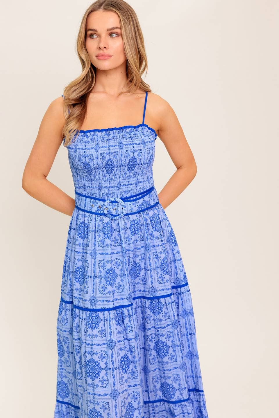 Print woven maxi dress with belt: Blue