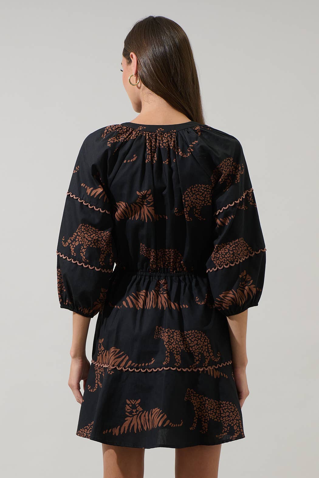 Zenzi Jungle Dabria Split Neck Mini Dress: BlackTan