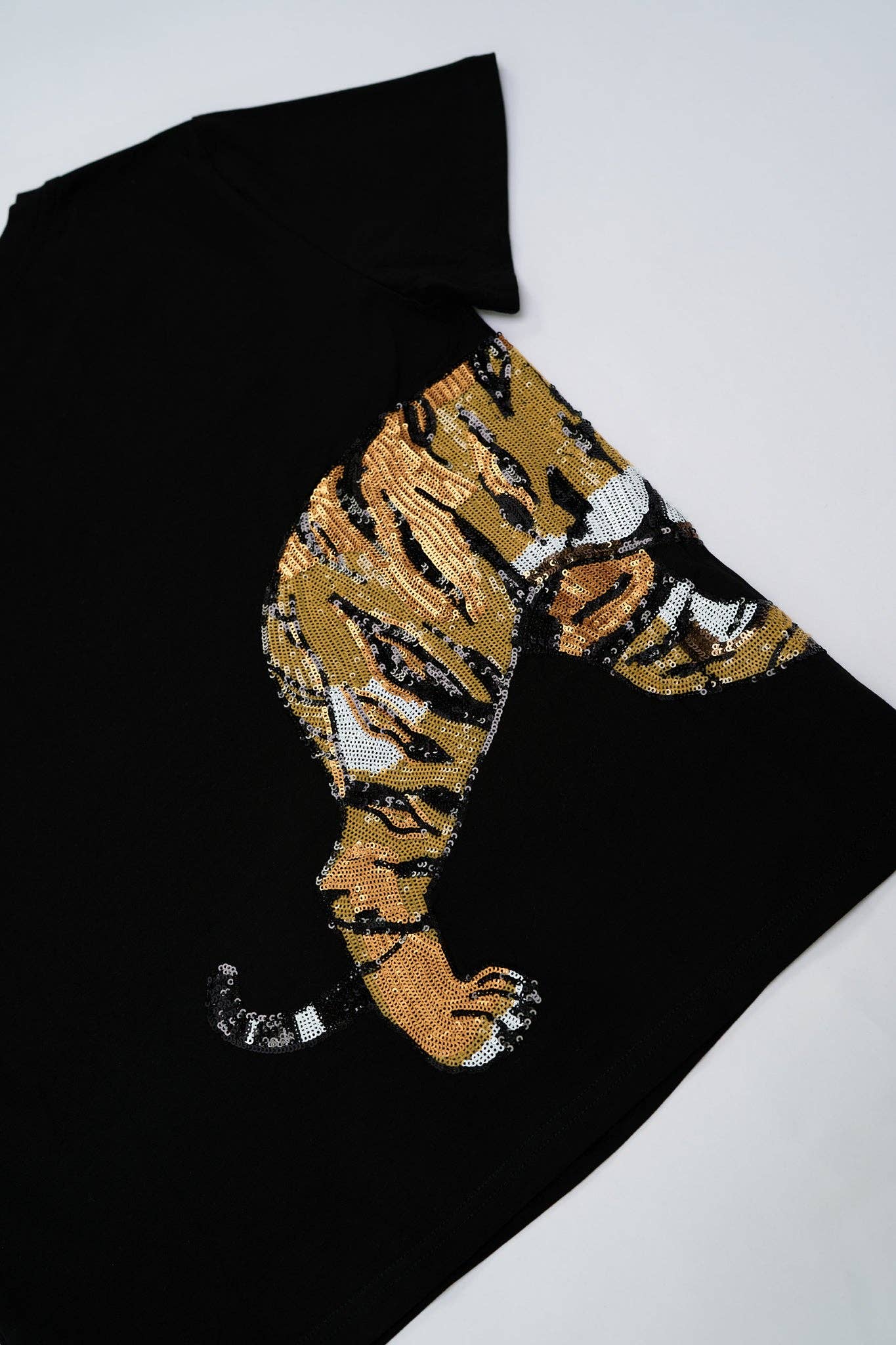 Tiger Wrap Around Tee: S WHITE